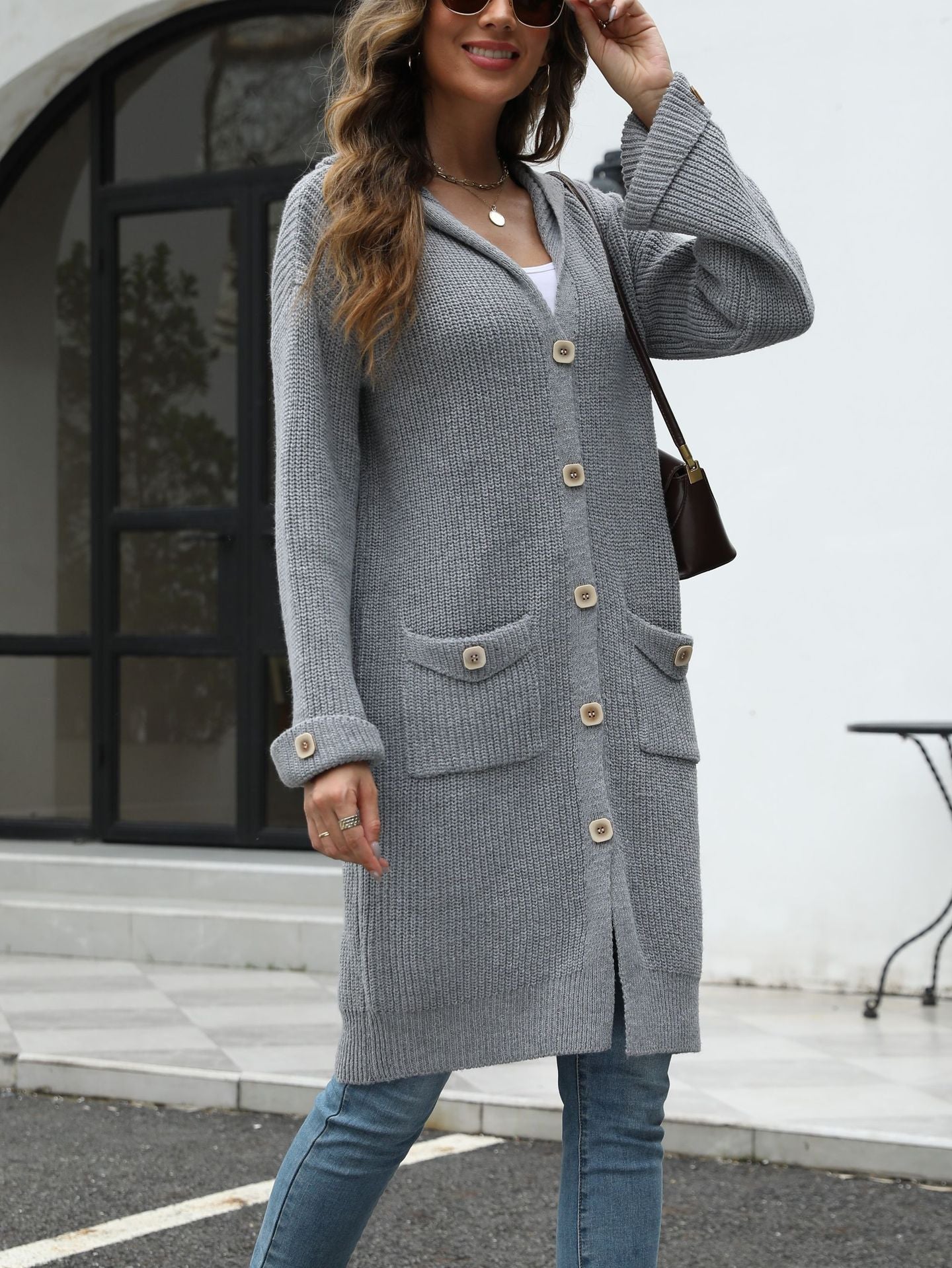 Langer Damen Cardigan - Strickmantel mit Knöpfen und Taschen